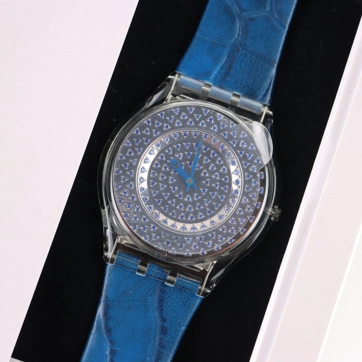 Swatch Skin Blu Lustrous Bliss SFZ111 Vintage Switzerland 2005 - Switzerland, 2005 | Modernism | 