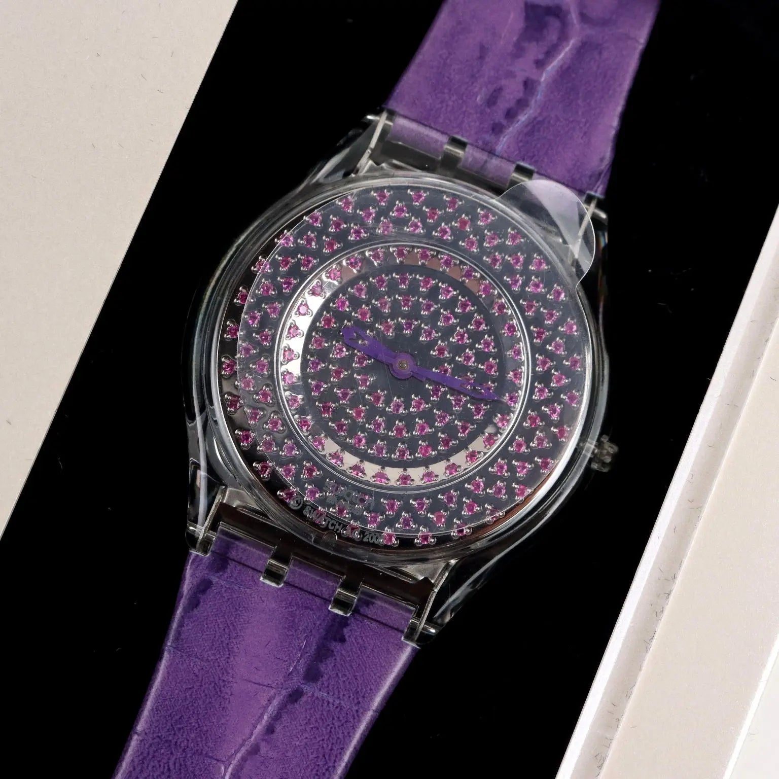Swatch Skin Ruby Lustrous Bliss SFZ112 Vintage Switzerland 2005 - Switzerland 2005 | Modernism | 