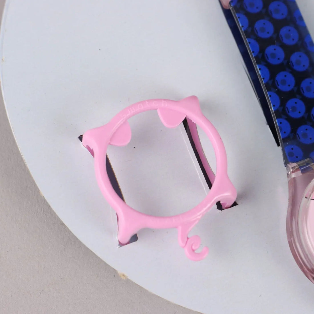 Swatch Happy Pig GZ 155 Vintage with Case Plastic Switzerland 1997 - Switzerland, 1997 | Modernism | 