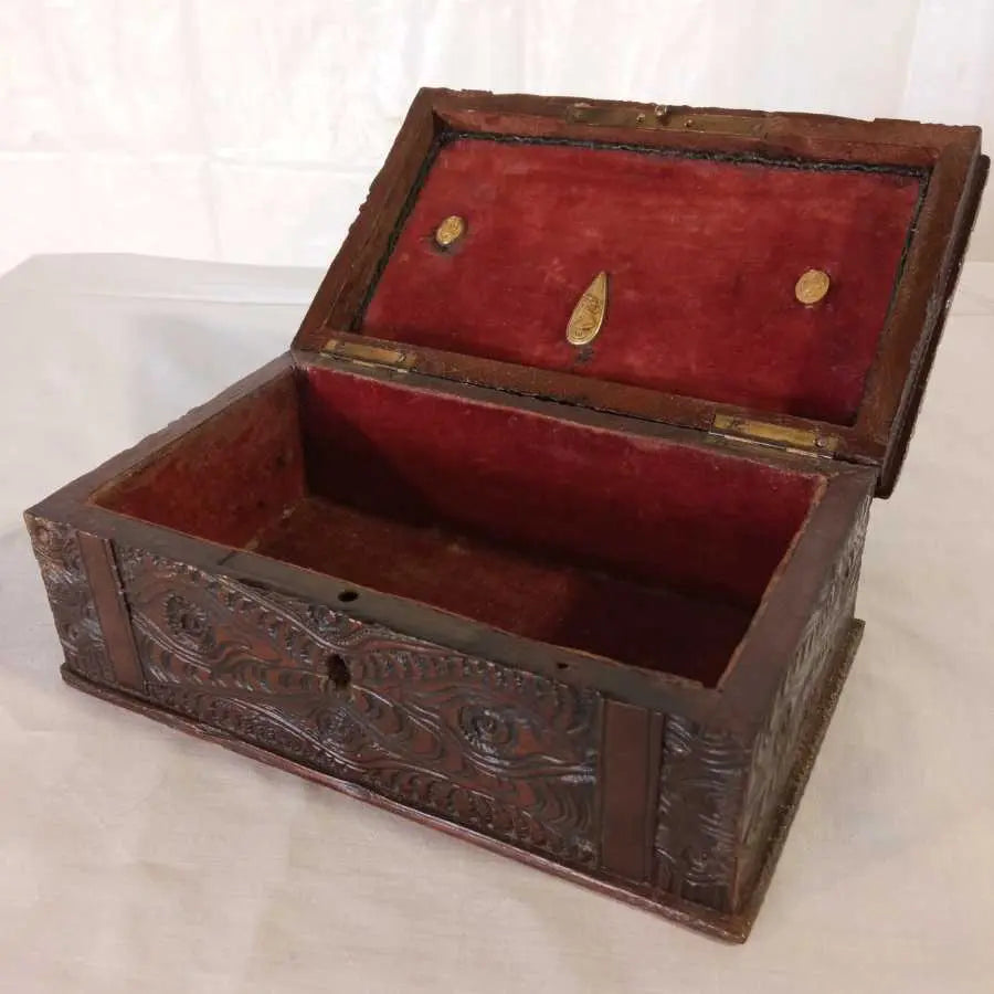 Box Walnut Italy XIX Century - Northern Italy 1850s | Second Hand  