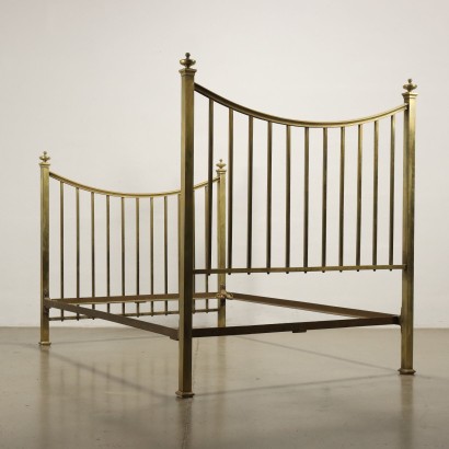 Double bed in brass