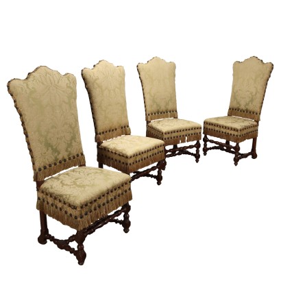 Gruppe von vier neobarocken Stühlen
